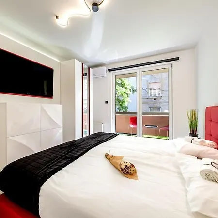 Stadium - Free Parking